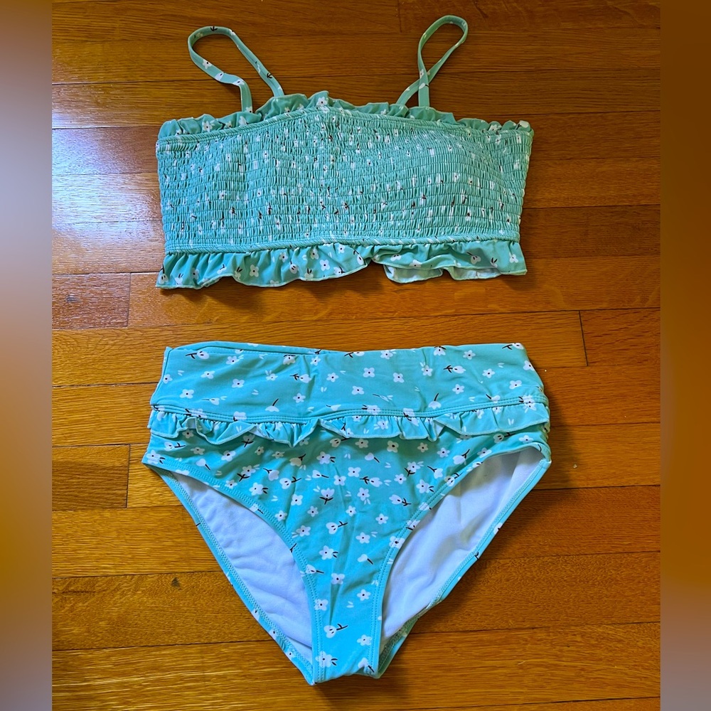 NWT light blue floral bikini size Medium